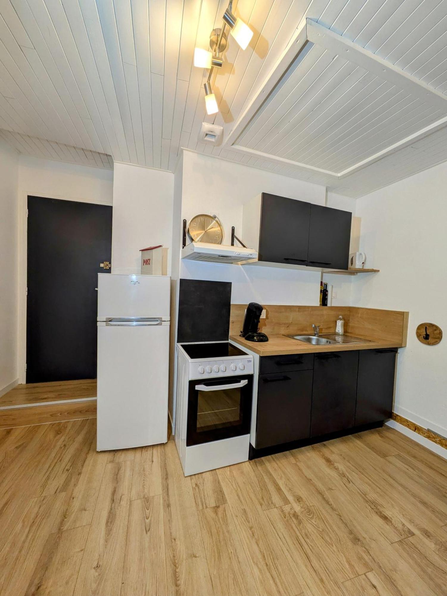 Apartamento Sous La Tour Poligny  Exterior foto