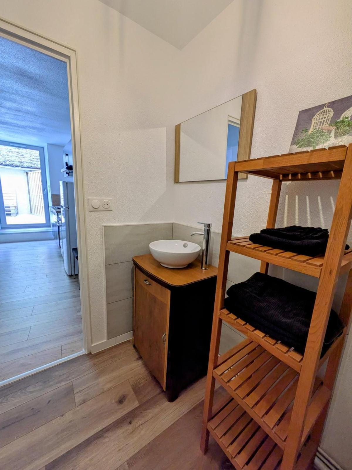 Apartamento Sous La Tour Poligny  Exterior foto
